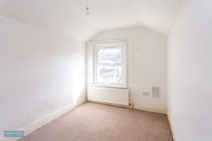 Bedroom- click for photo gallery